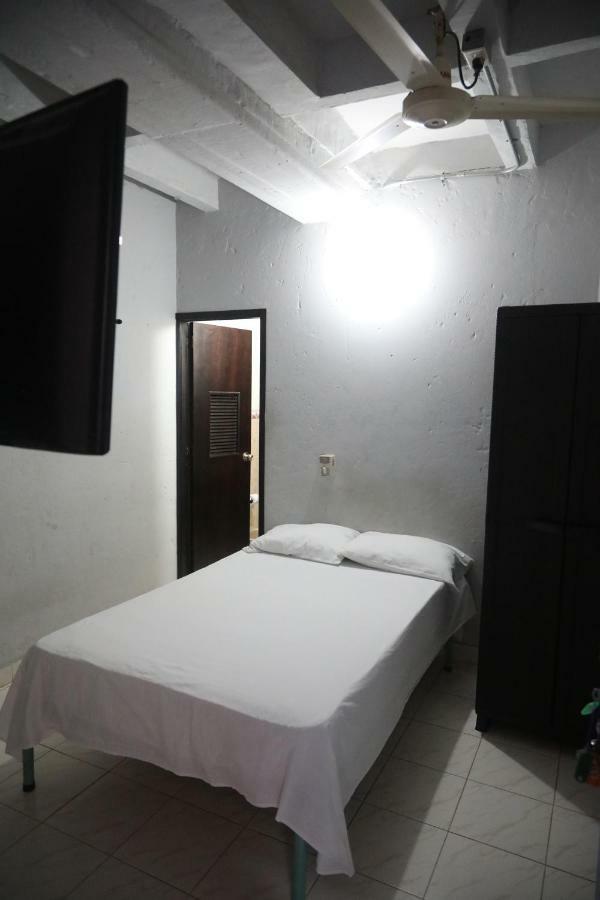 Hospedaje Aquel Almendro Santa Fe de Antioquia Buitenkant foto