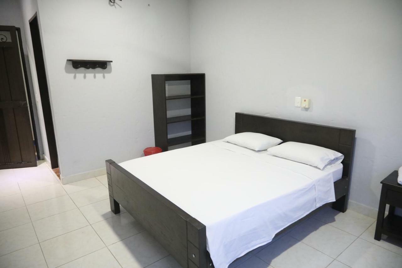 Hospedaje Aquel Almendro Santa Fe de Antioquia Buitenkant foto