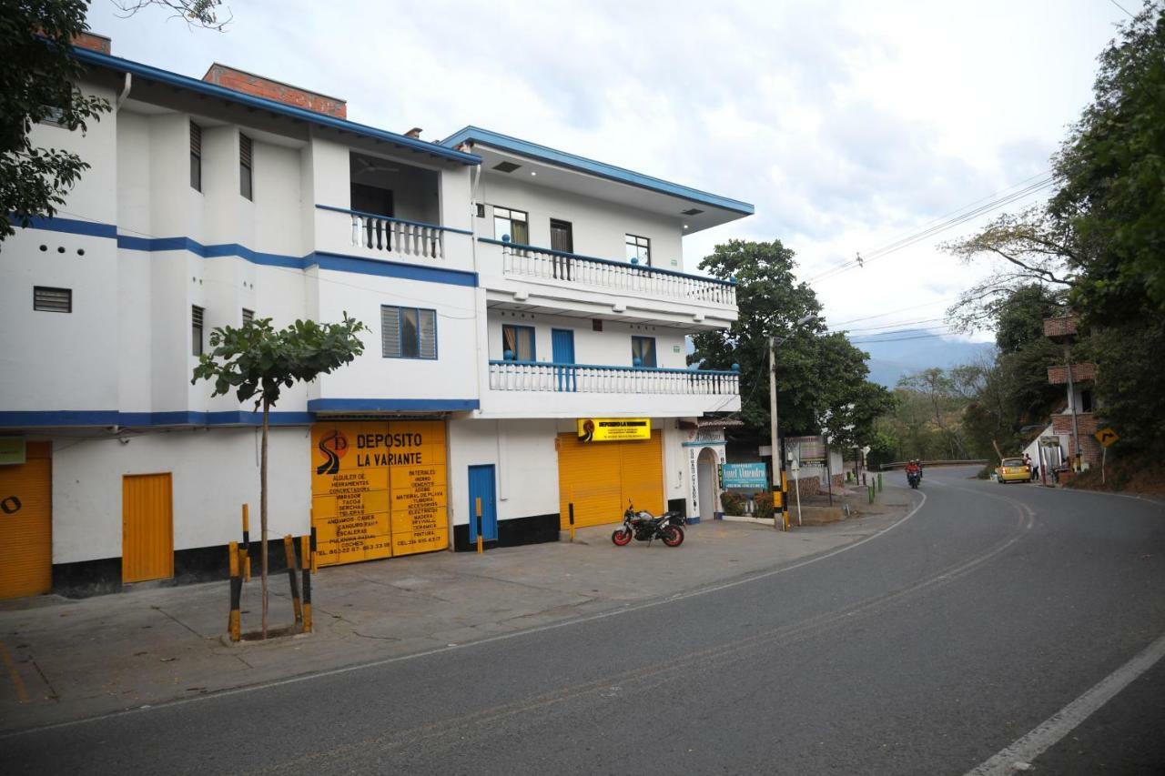 Hospedaje Aquel Almendro Santa Fe de Antioquia Buitenkant foto
